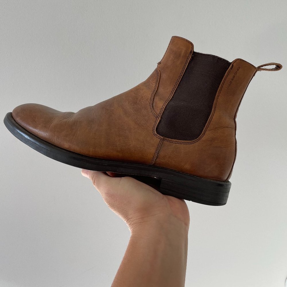 Vintage brown leather ankle Chelsea boots Vagabond.